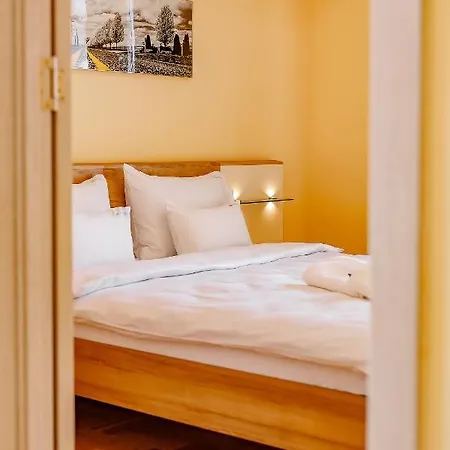 Airstar Hotel 4*
