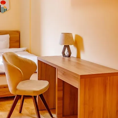 Airstar 4* Surčin