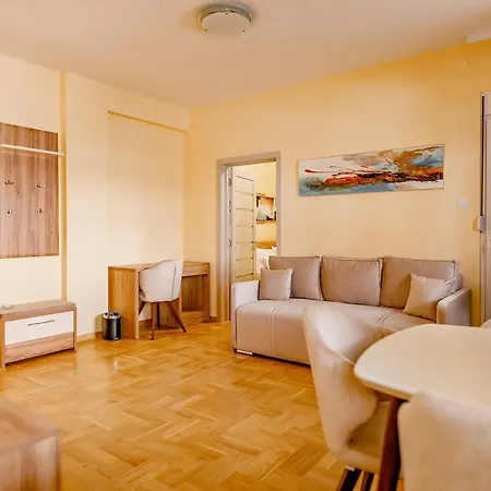 Airstar Surčin