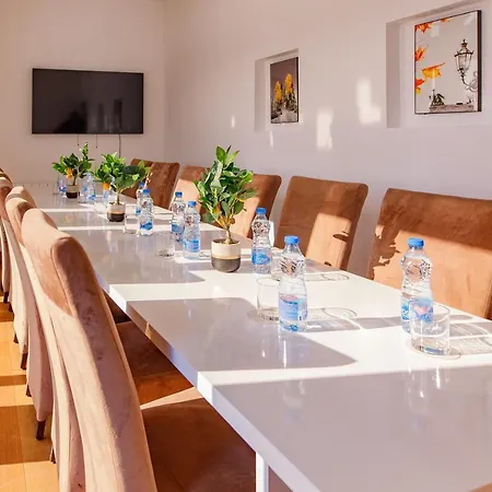 Airstar Hotel 4*